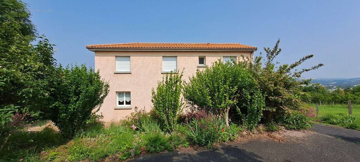 Maison à LA ROCHE-NOIRE