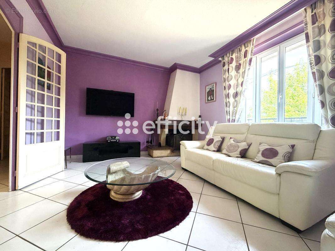 Maison à JASSANS-RIOTTIER