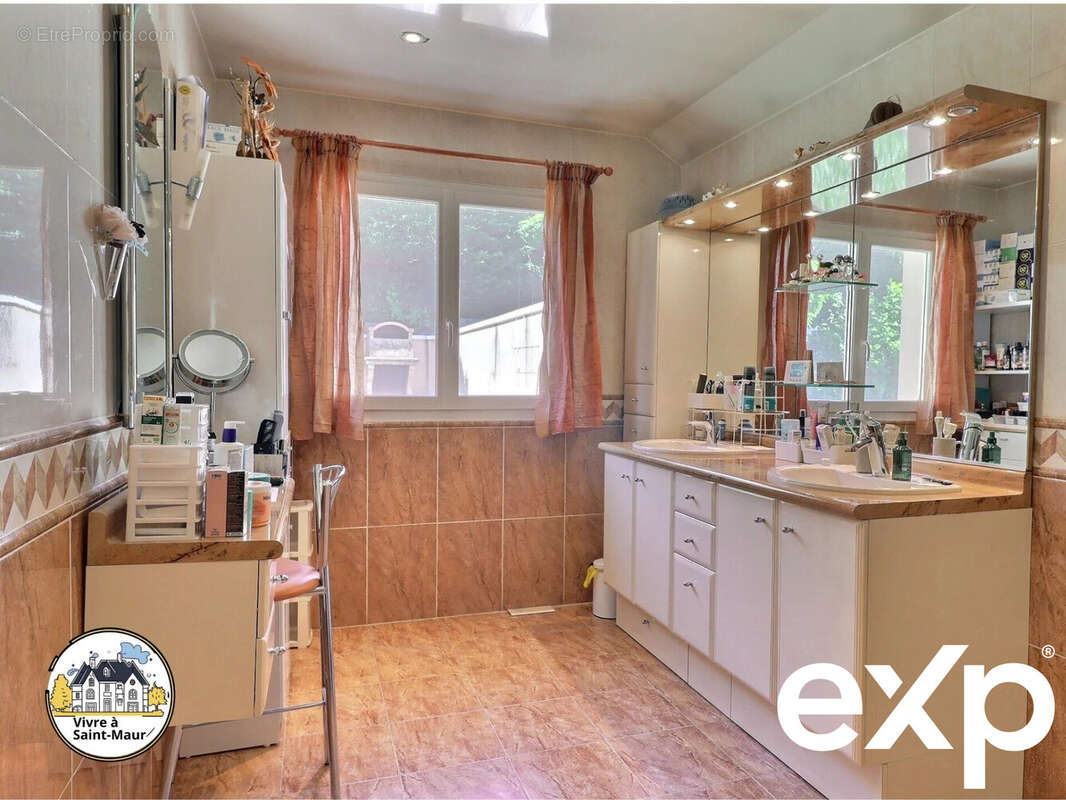 Maison à CHENNEVIERES-SUR-MARNE