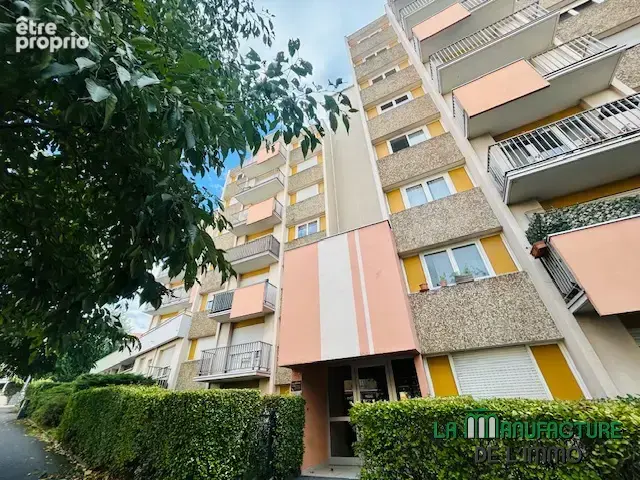 Appartement proche cours fauriel -  t4  rénové avec  balcon et place de stationnement couverte - photo 3