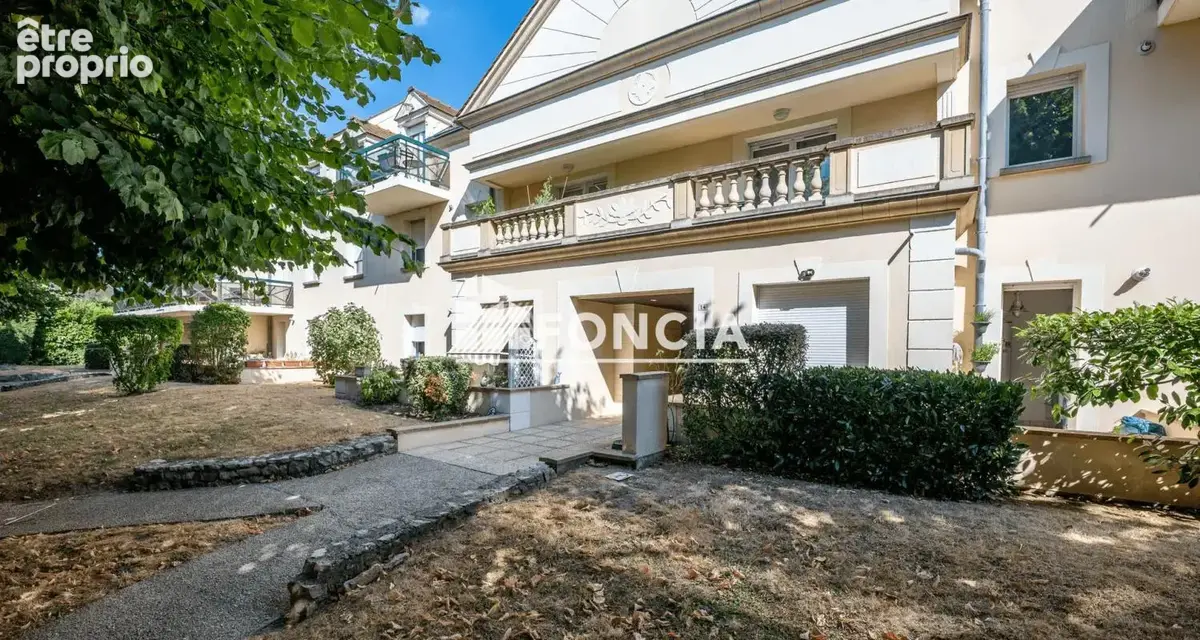 Appartement à BRIE-COMTE-ROBERT