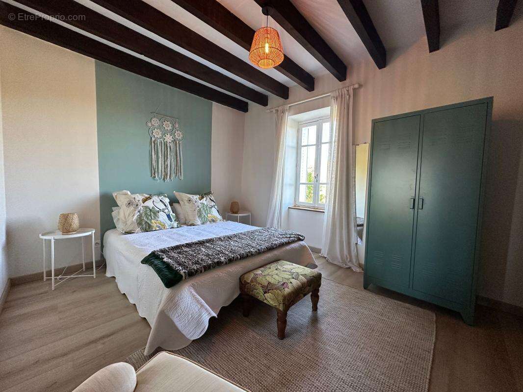 Maison à POMY
