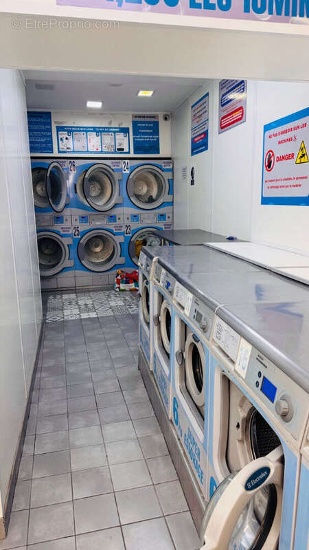 Local avec vitrine - photo 2
