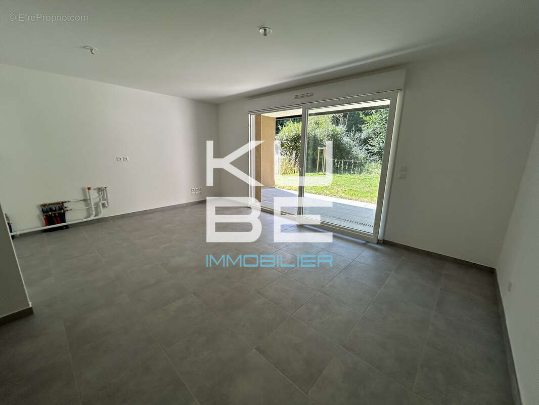 Appartement à NORROY-LE-VENEUR