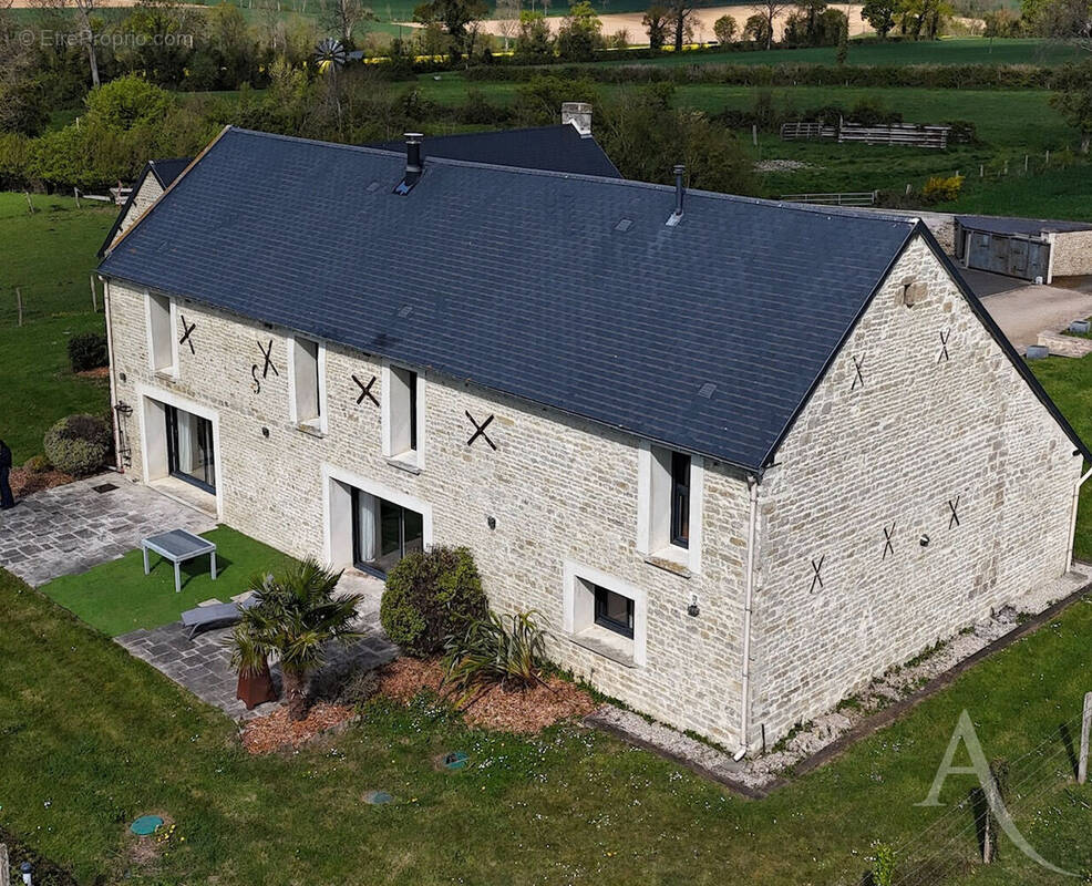 Maison à FONTENAY-LE-PESNEL