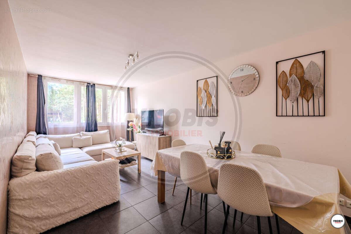 Maison à LES MUREAUX