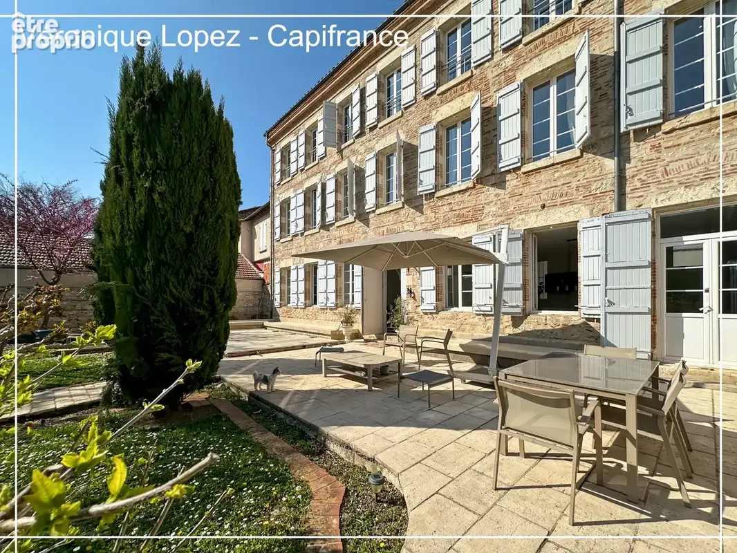 Agen quartier Préfecture, élégante demeure du XIXe siècle de 292 m² avec ascenseur, jardin, garage et piscine - photo 29