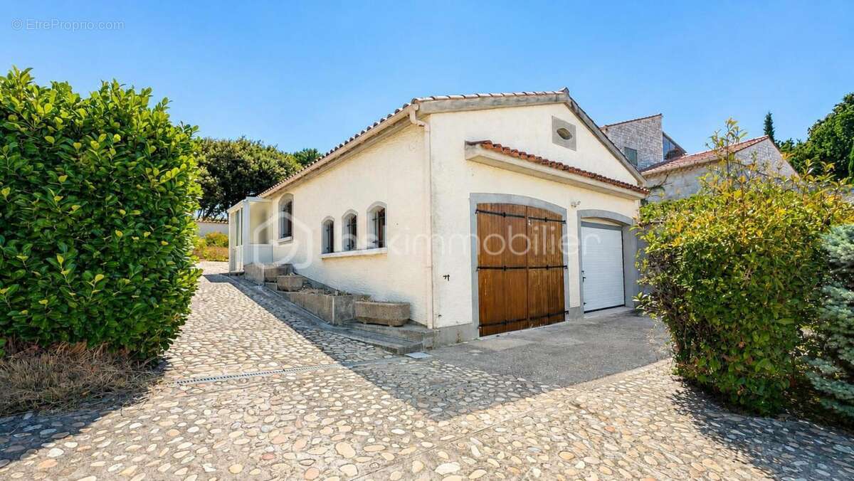 Maison traditionnelle avec très belle vue, grands volumes et terrain de plus de 2 000 m² - photo 6