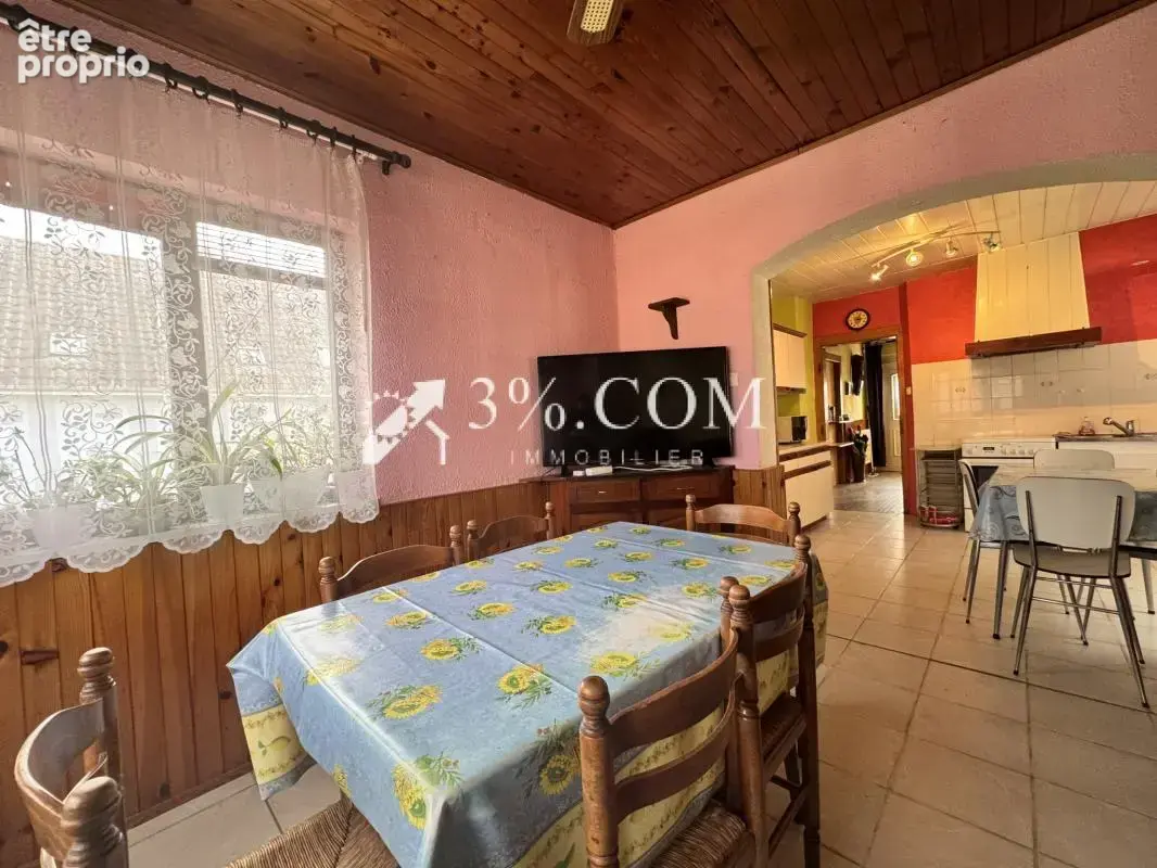 Maison à rénover  avec 3 chambres sur un terrain de 5.64 are - photo 6