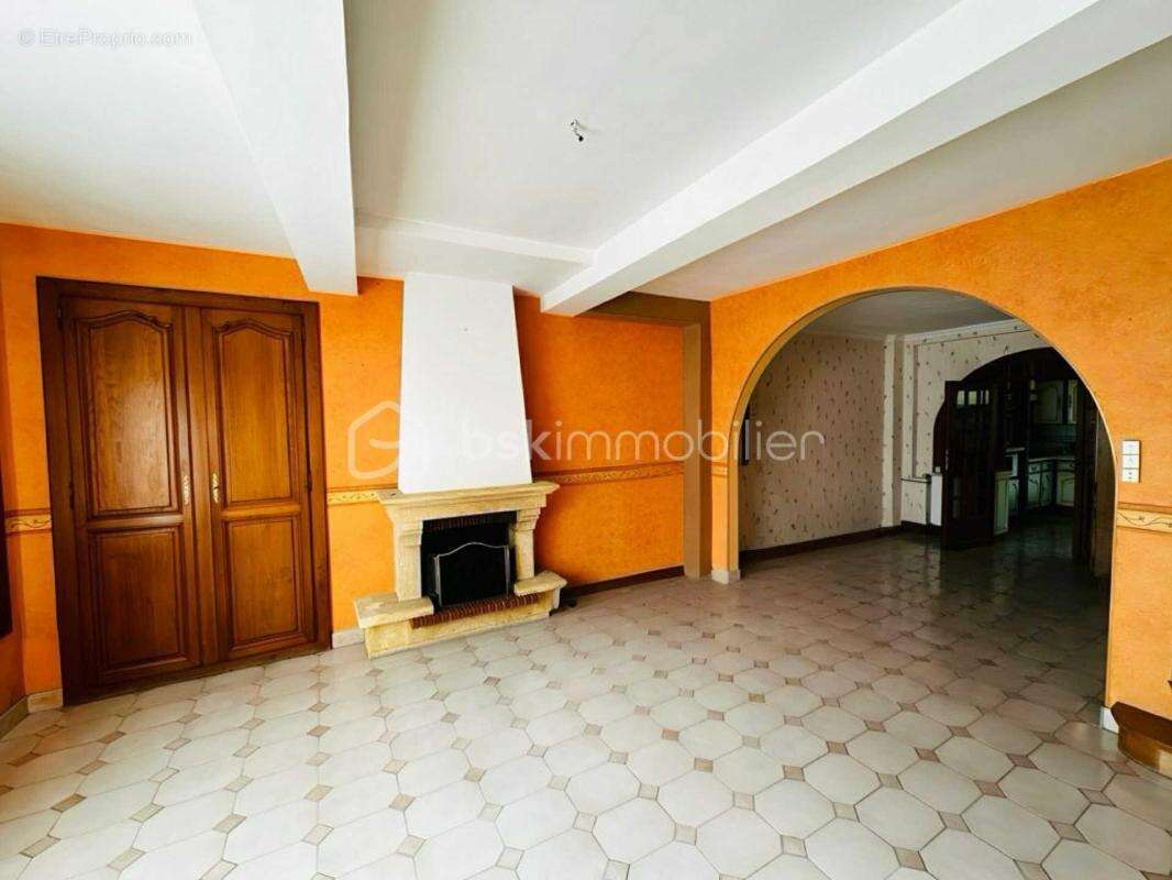 Maison à VRIGNE-AUX-BOIS