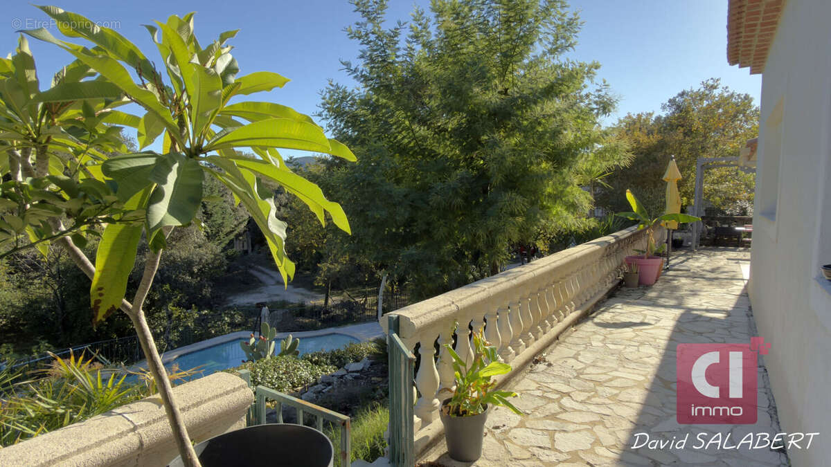 Maison à SAINTE-ANASTASIE-SUR-ISSOLE