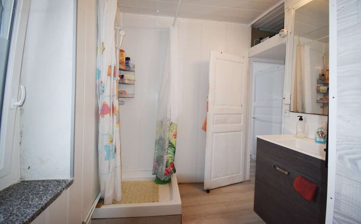 A vendre - Maison d'environ 110 m² - LE MAYET-DE-MONTAGNE - photo 12