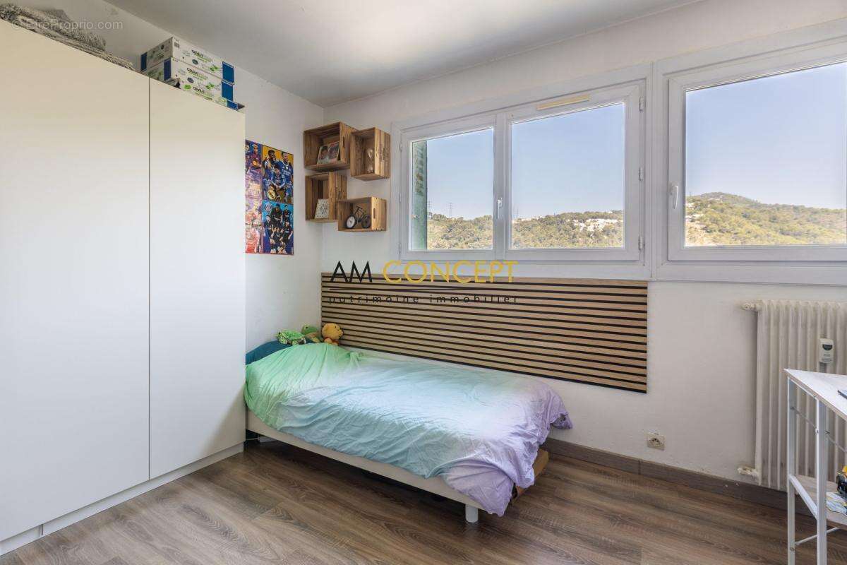 Bel Appartement T4 Lumineux - La Trinité - Les chênes verts - photo 10