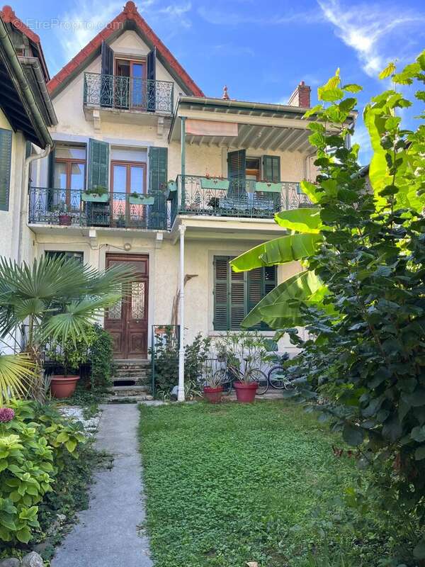 Appartement à AIX-LES-BAINS