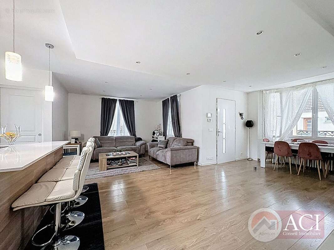 Maison 6 pièces avec jardin - photo 2