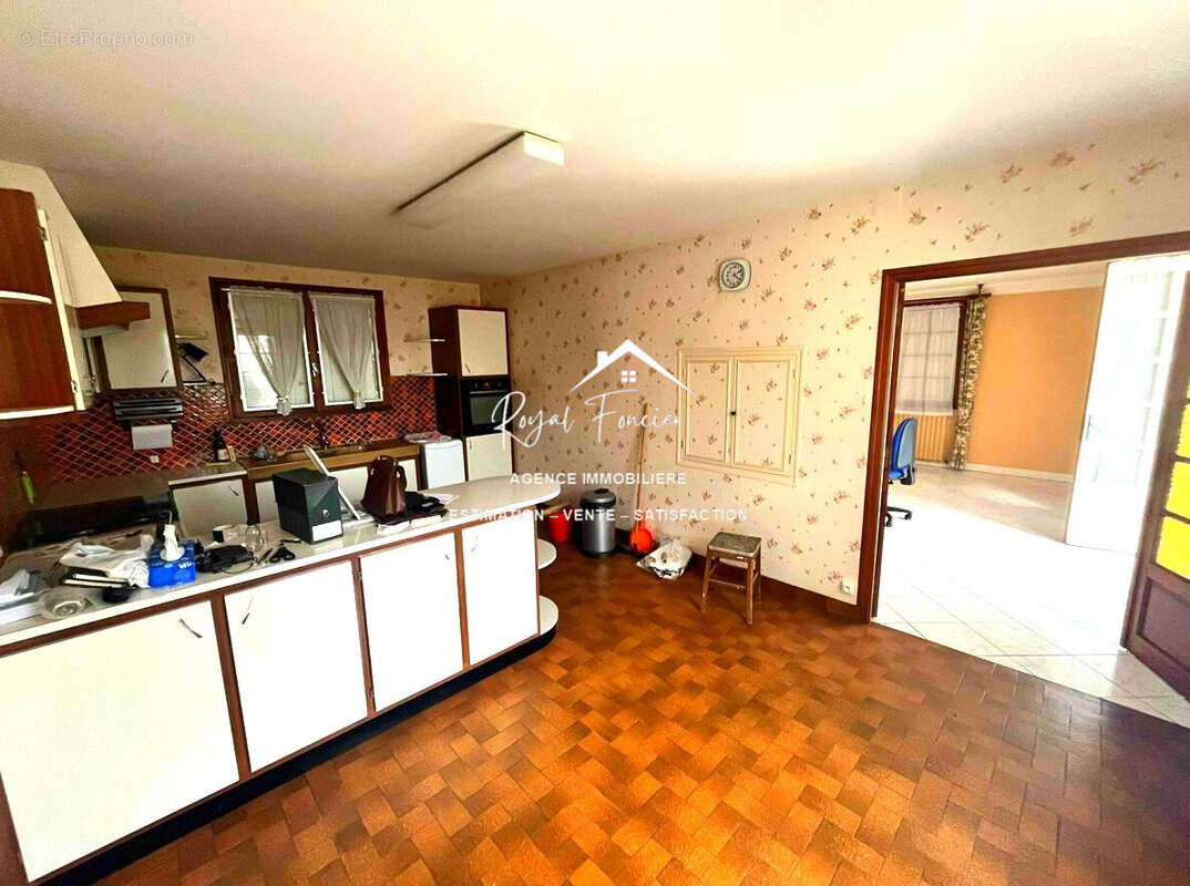 Cuisine A et E - Maison à LES ORMES