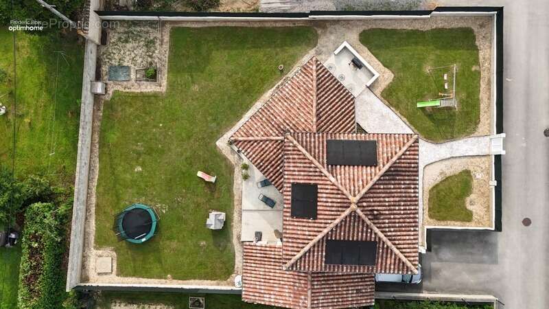 Maison à LA CHAPELLE-DE-GUINCHAY