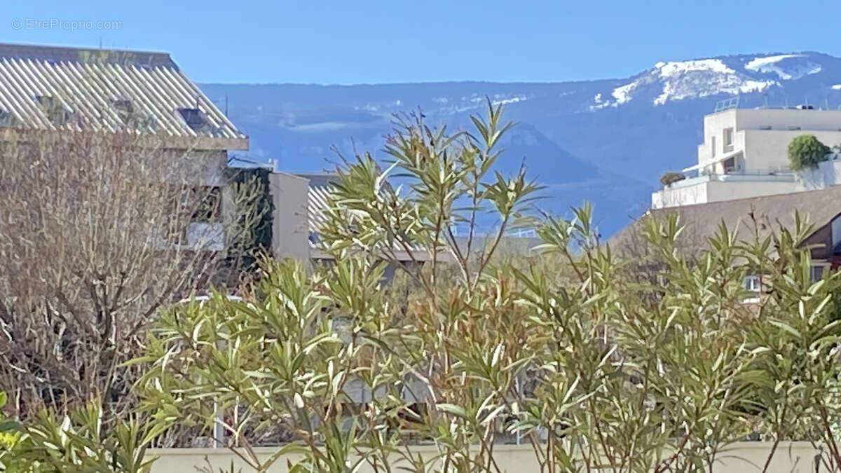 Appartement à SAINT-MARTIN-D'HERES