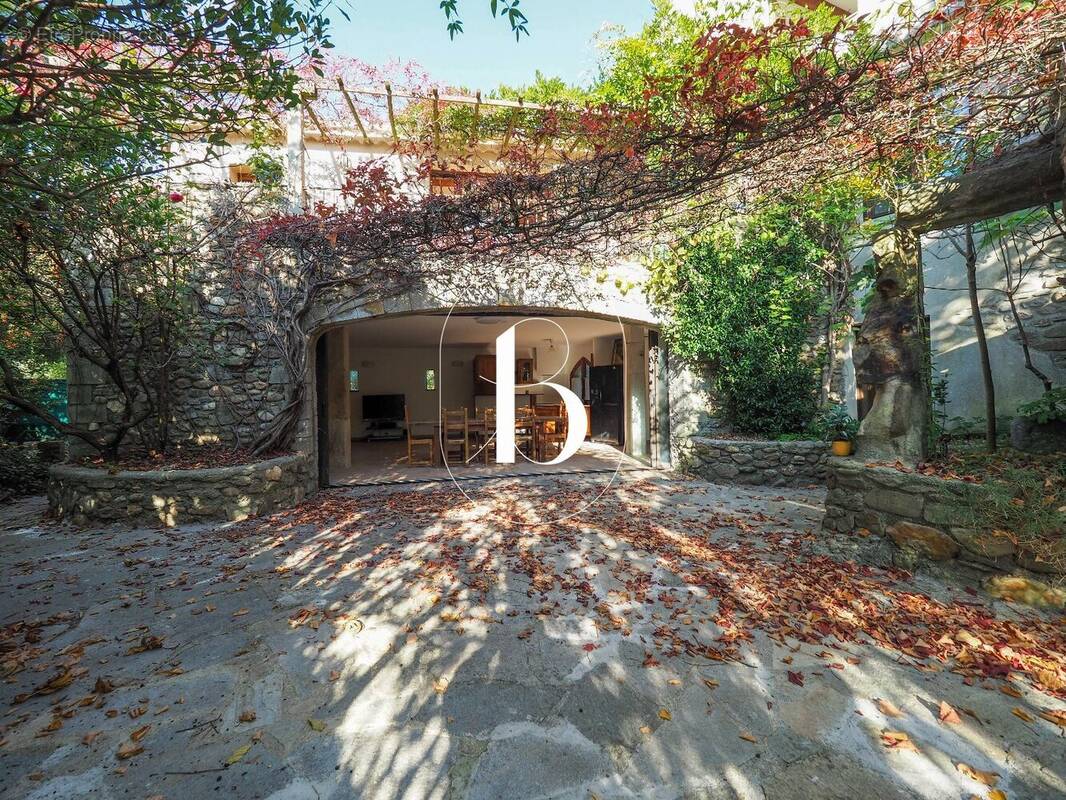 Maison à MOLIERES-SUR-CEZE