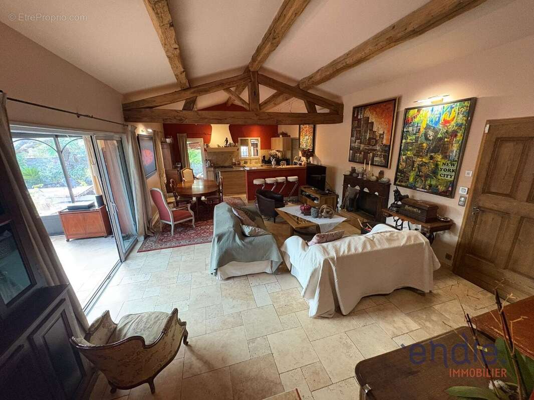 Maison à LORGUES