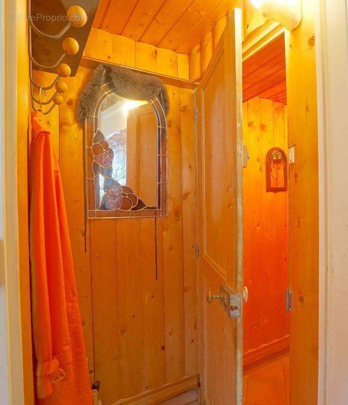 Maison à LA TOUR-DE-SALVAGNY