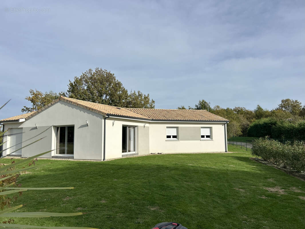 Maison à MAUVEZIN-SUR-GUPIE