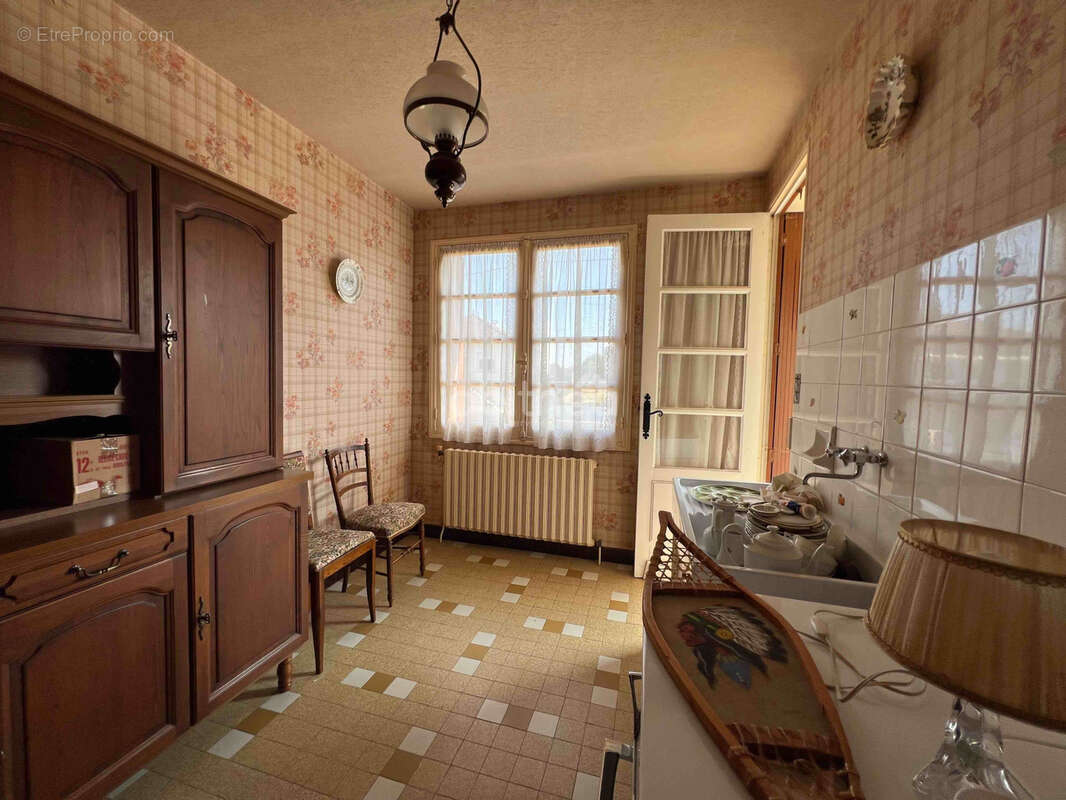 Maison à rénover   Idéale investissement locatif ou primo-accédant   Chasseneuil-sur-Bonnieure (16260) - photo 4
