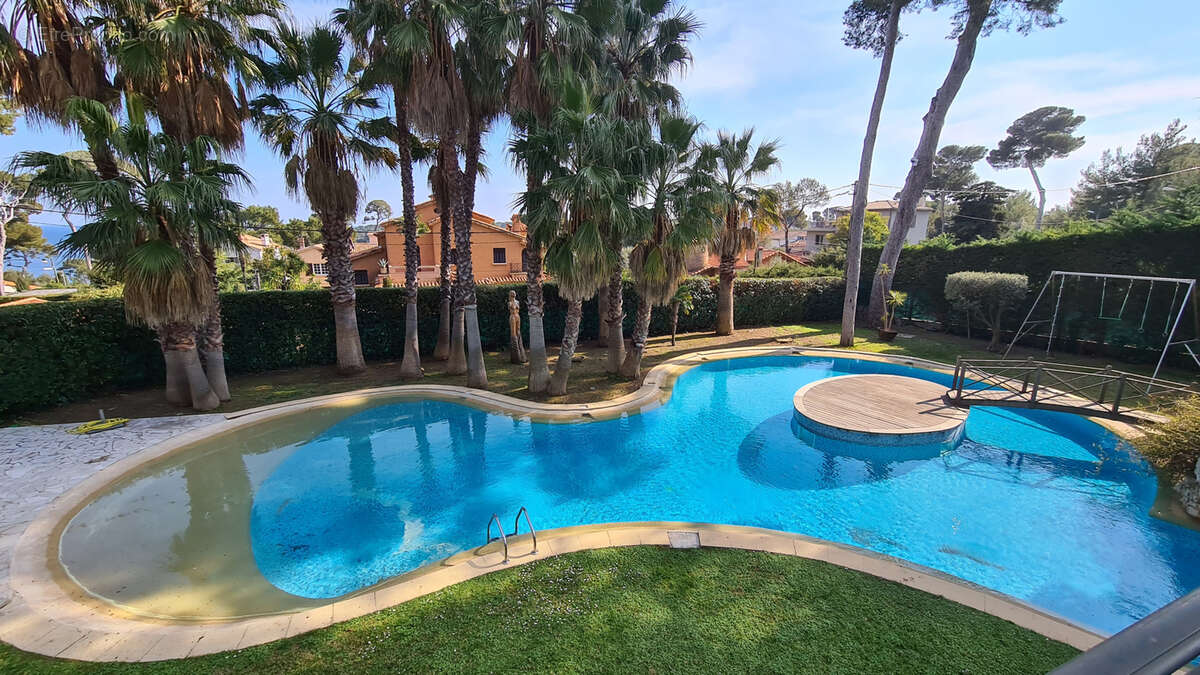 Maison 450 m² à Antibes  - photo 2