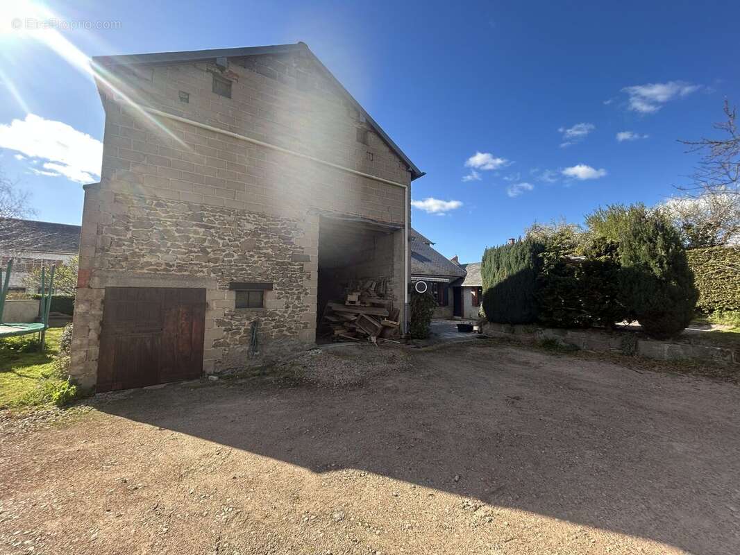 Maison à ARS-LES-FAVETS