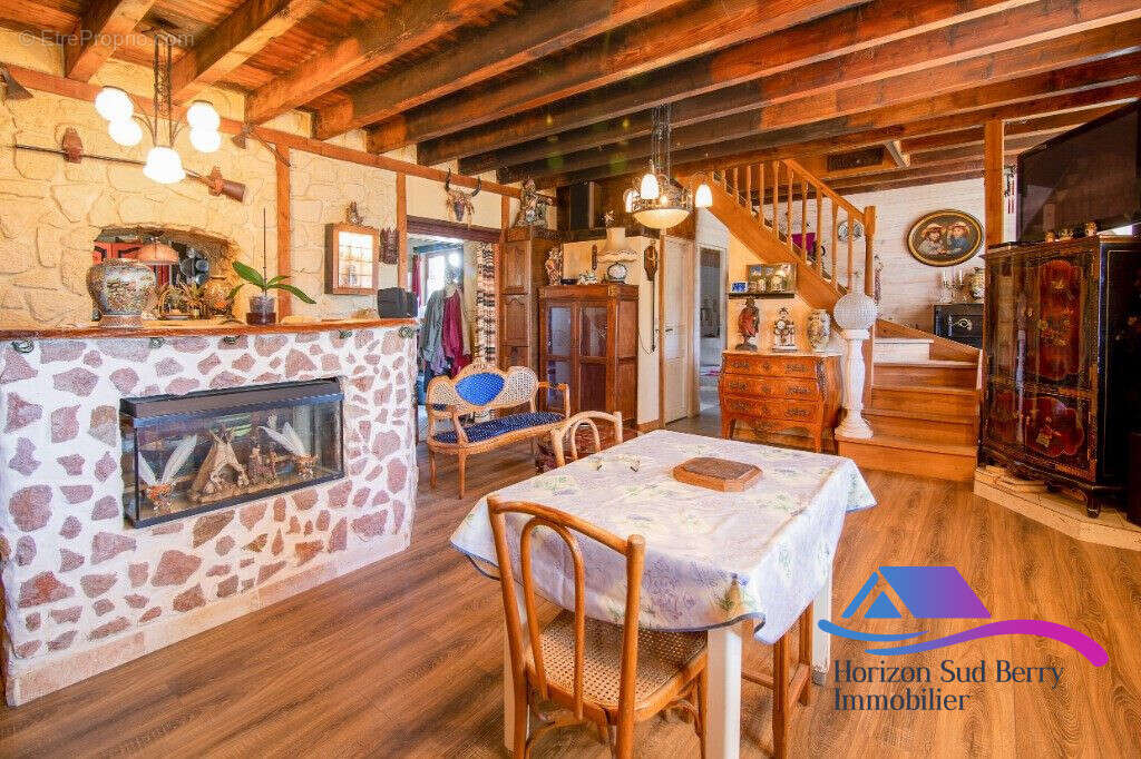 PIECE DE VIE - Maison à SAINT-SATURNIN