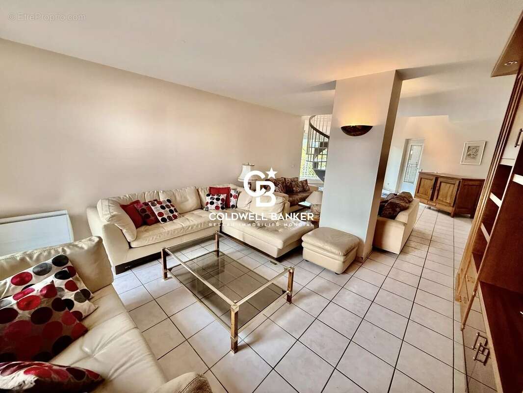 Magnifique attique en duplex dans une jolie copro d'Ambilly 74100 - photo 2