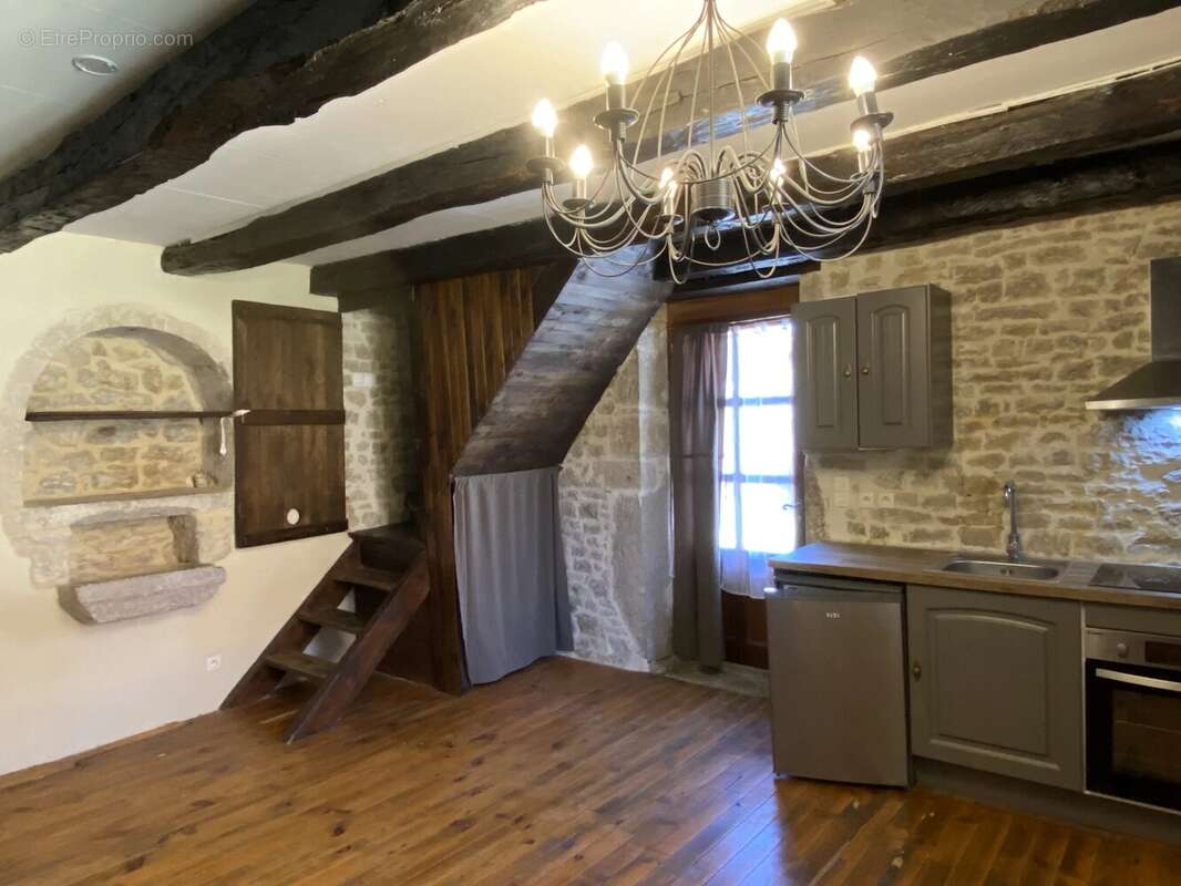 Charmante petite maison en pierre à Caniac-du-Causse – Idéale résidence secondaire avec potentiel locatif - photo 3