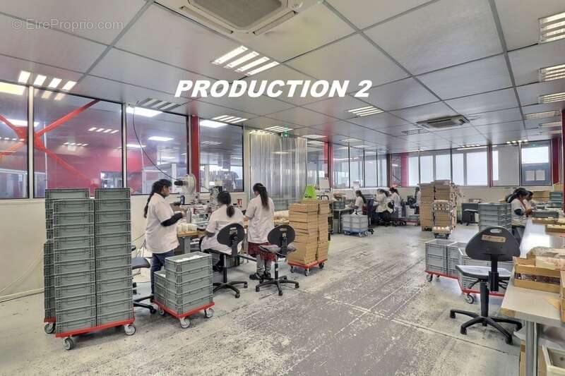 Locaux d activites independant + stockage et bureaux surface total 1100m2 sur parcelle total 2800m2 acces poids lourds - photo 4