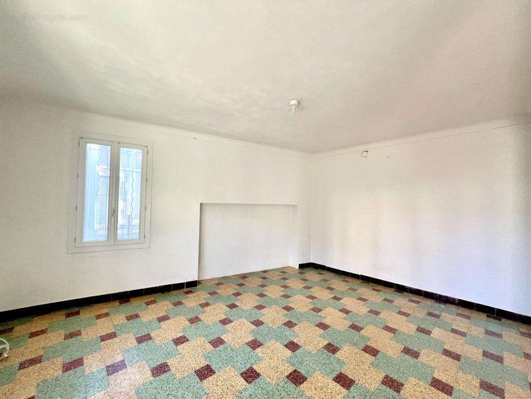 Appartement à REDESSAN