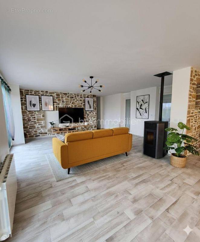 Maison à GRAND-CHAMP