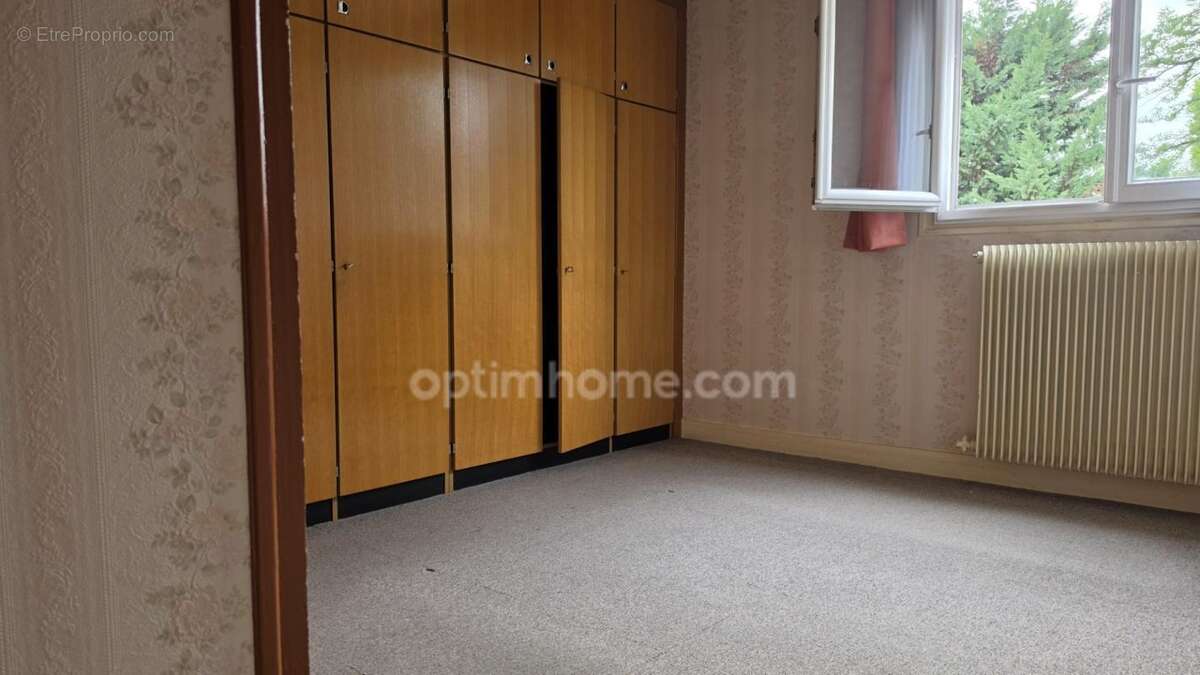 Appartement à vendre 4 pièces LE BOURGET (93) de 4 pièces / 2 chambres - 69 m2 - 223 000 € FAI - photo 4