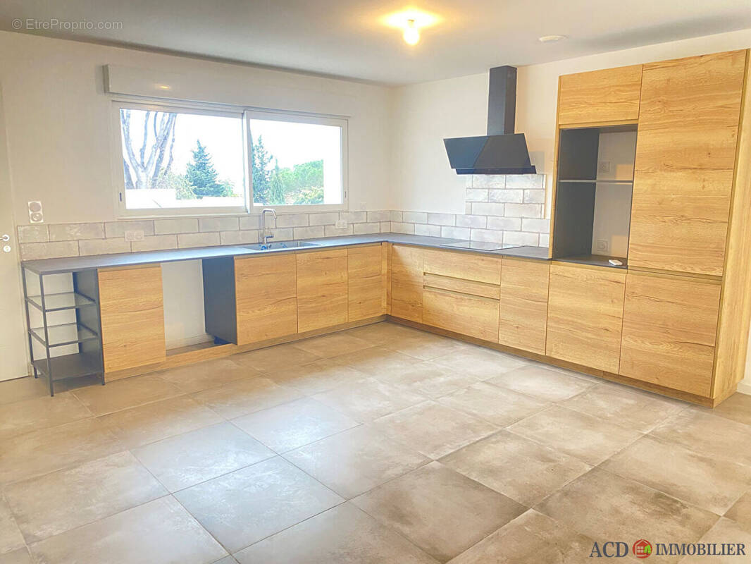 Maison à LA FARE-LES-OLIVIERS