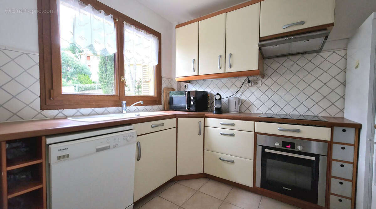 Appartement à BORMES-LES-MIMOSAS