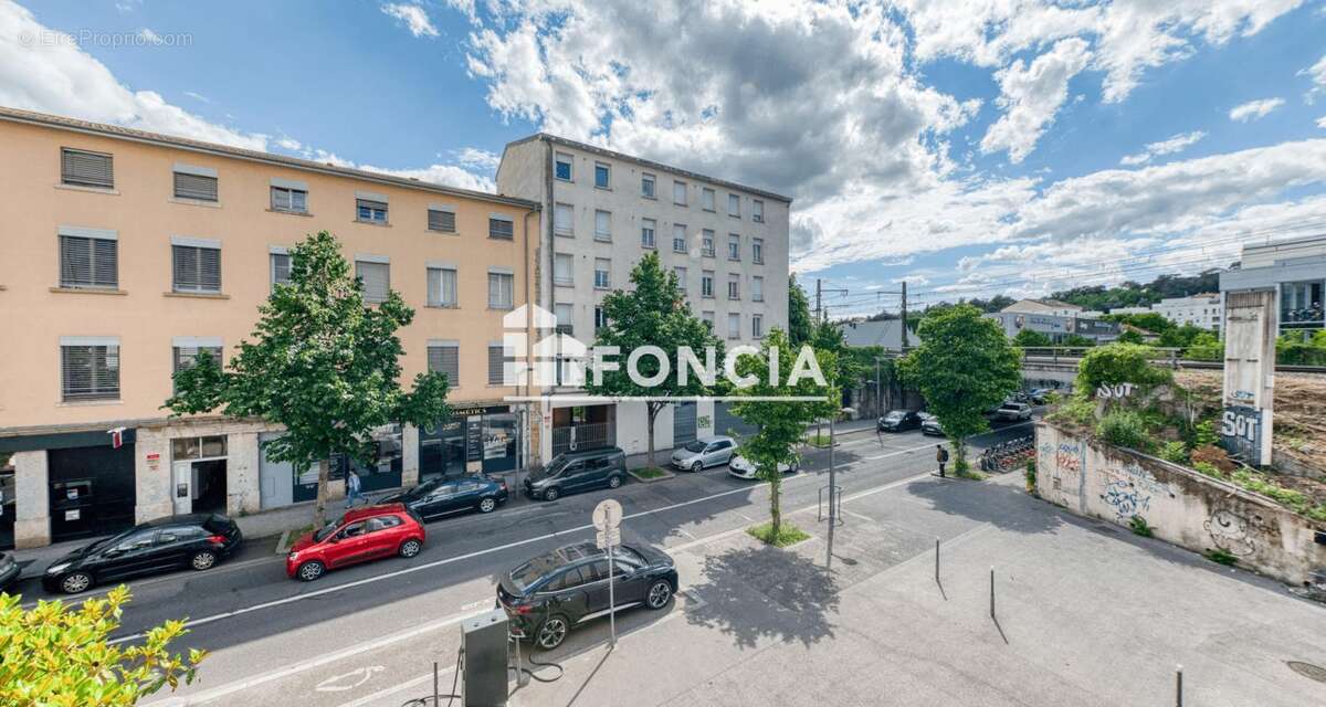 Appartement à LYON-9E