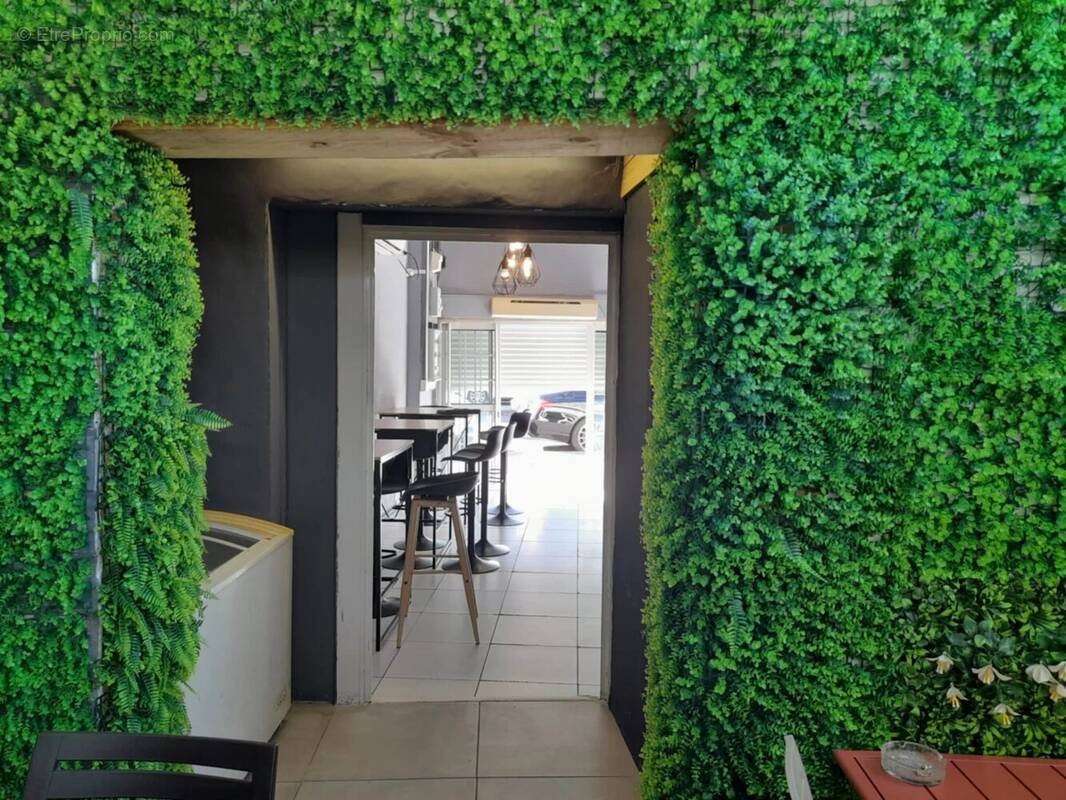 Commerce à SAINT-PIERRE