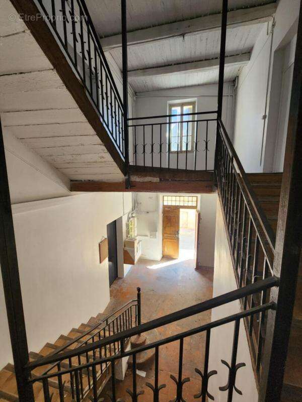 Appartement à LE MUY