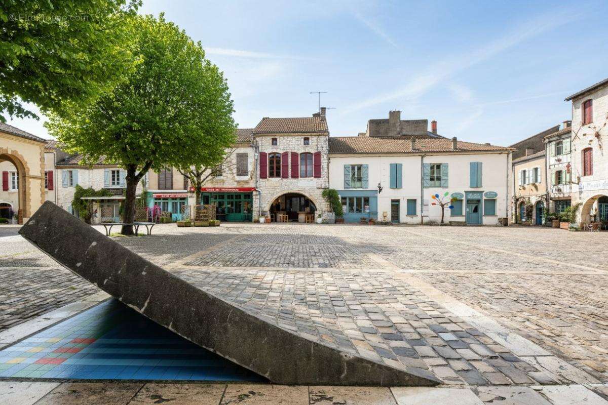 Maison à LAUZERTE
