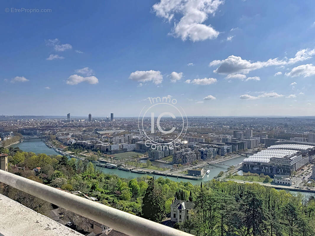 Appartement à SAINTE-FOY-LES-LYON