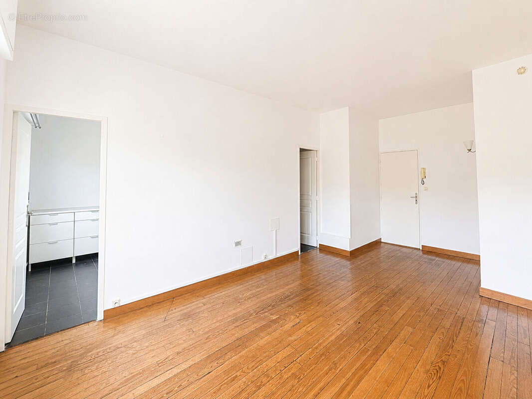 TOULOUSE - Jean Jaurès / Place Belfort - Lumineux T2 de 46.51 m² avec ascenseur et cave - photo 4
