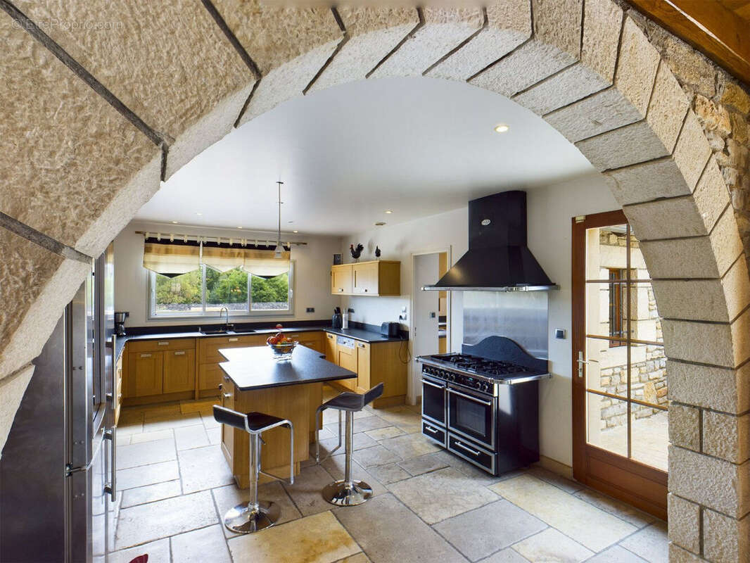 Maison à SAINT-JEAN-LESPINASSE