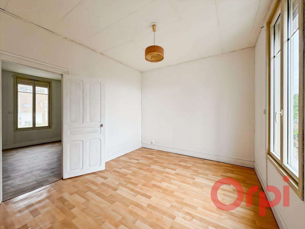 Maison à SAINT-AMAND-MONTROND