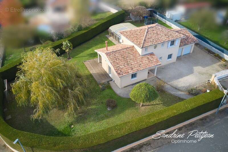 Maison à AMBERIEUX-EN-DOMBES