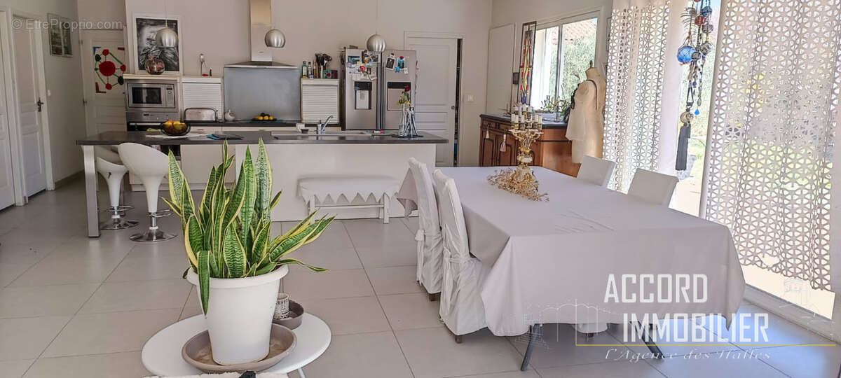 Maison à NISSAN-LEZ-ENSERUNE