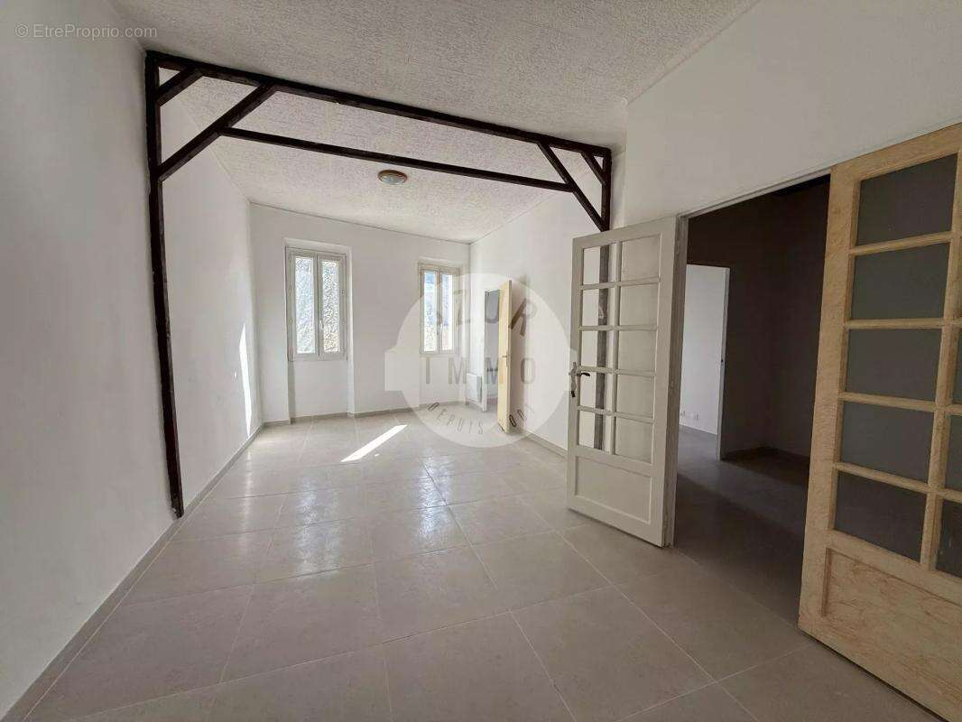 Appartement à ROQUEVAIRE