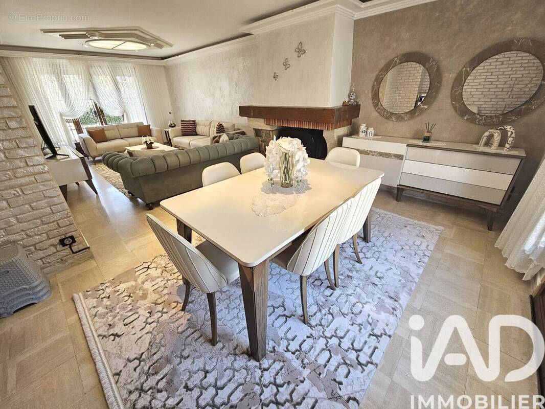 Photo 1 - Maison à LE BLANC-MESNIL